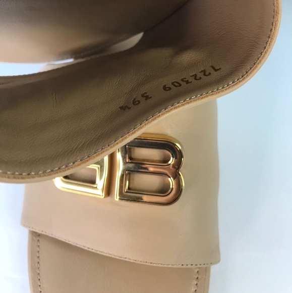 - New 💯 Authentic BalenciagaBb Logo Plaque Heeled Mules - Picture 7 of 14
